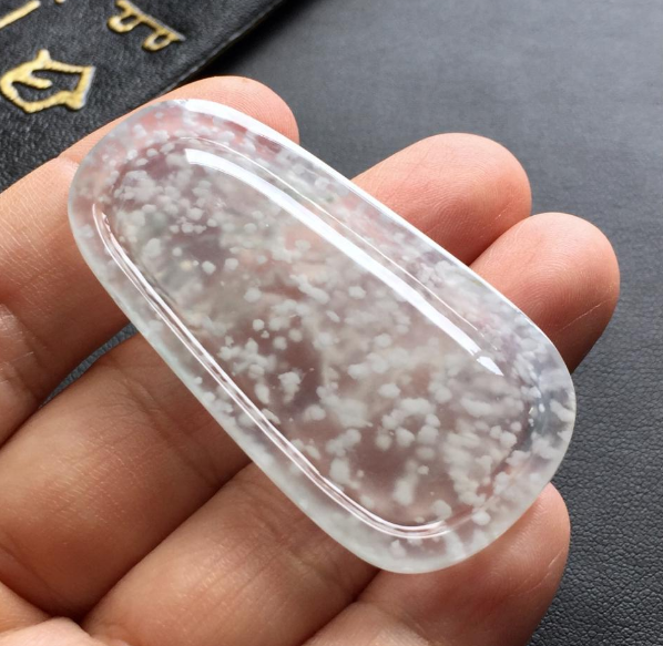 翡翠|棉是翡翠的瑕疵,为何高冰雪花棉却能卖出高价钱?