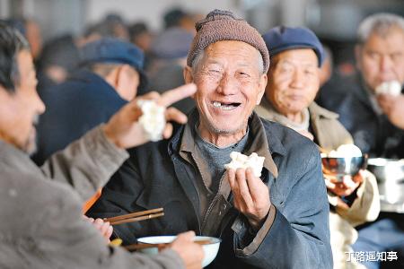 退休|60岁以上的老人,还有什么方式可以打工?不妨试试这三条路