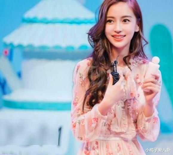 赵丽颖|当杨颖撞衫赵丽颖6次，网友：对比尽显尴尬，一个像仙姑，一个像村姑