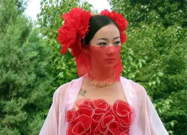 琳妹儿说|为艺术献身，大牌明星的尴尬造型，不好意思，我笑得太大声