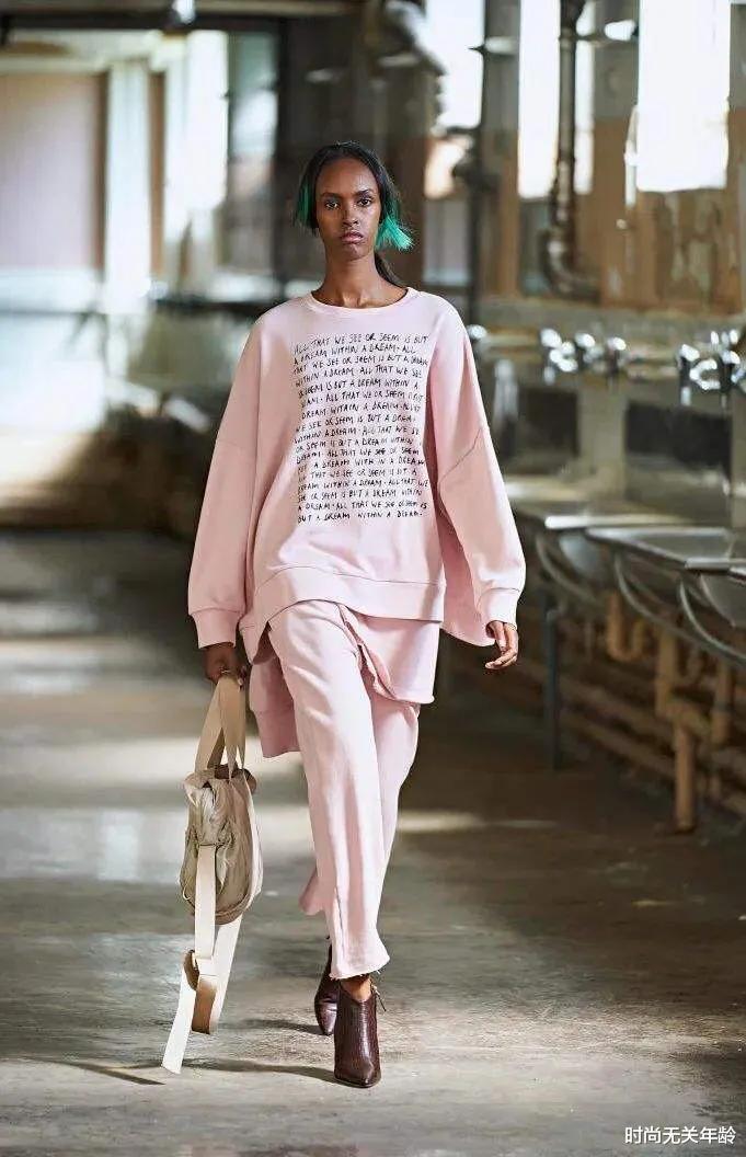 冬瓜 穿对颜色，你才美得高级！2022最有治愈力的5个颜色