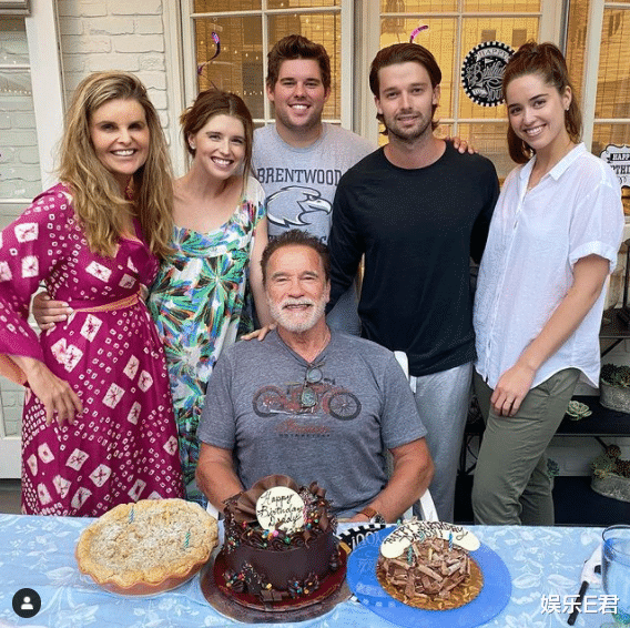 阿诺德·施瓦辛格|施瓦辛格私生子模仿老爸秀肌肉，自知颜值不高，欲靠身材出道做明星