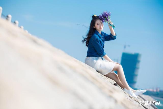 单身经济 “单身经济”兴起，2.6亿单身人群成主体，衍生这一“灰色”产业