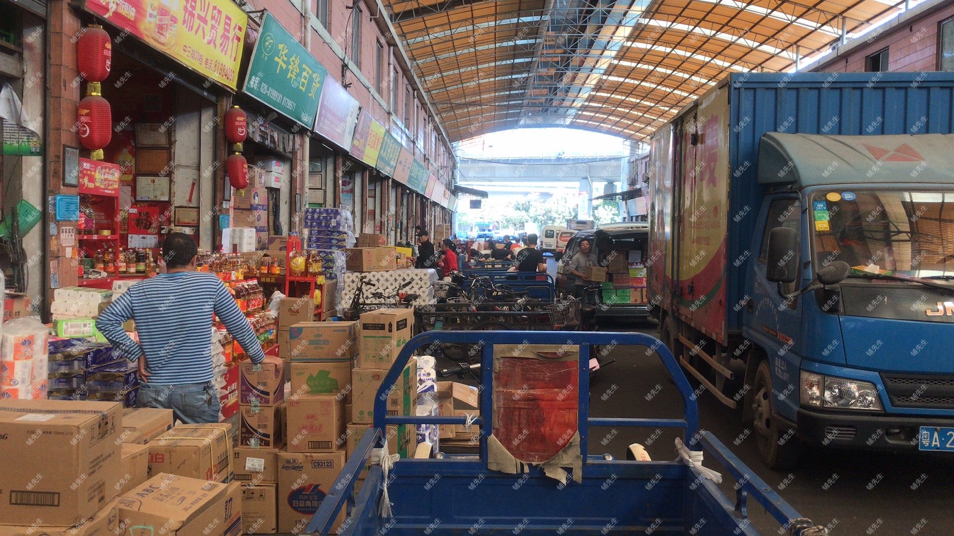 苕国土鱼 大型商场和连锁超市经营困难，其实是在归还多年来欠下的债