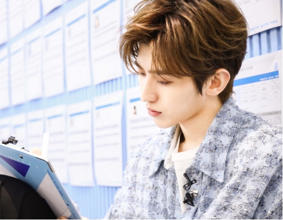 蔡徐坤|蔡徐坤事业心重，他很清醒，也很注重粉丝感受！