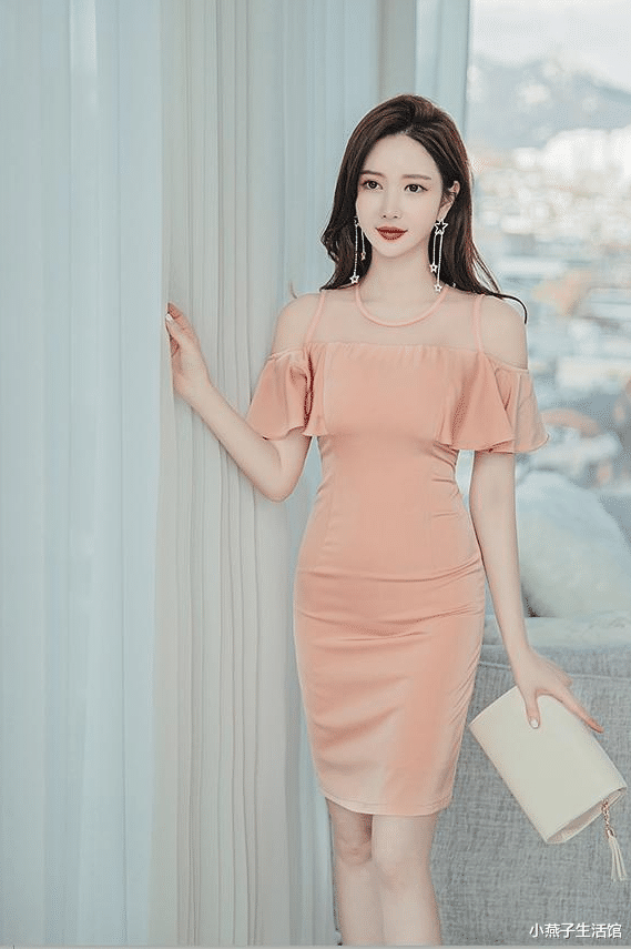 小燕子生活馆|网纱气质的拼接性感露肩裙子,穿出独特的女人味