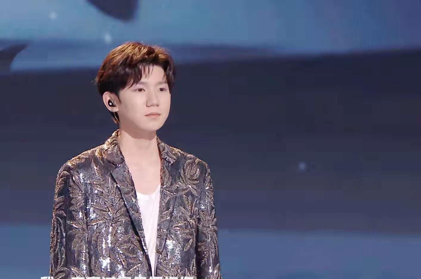 跨年晚会|湖南跨年晚会实力派歌手稳，流量歌手尬，2个环节让人感动落泪