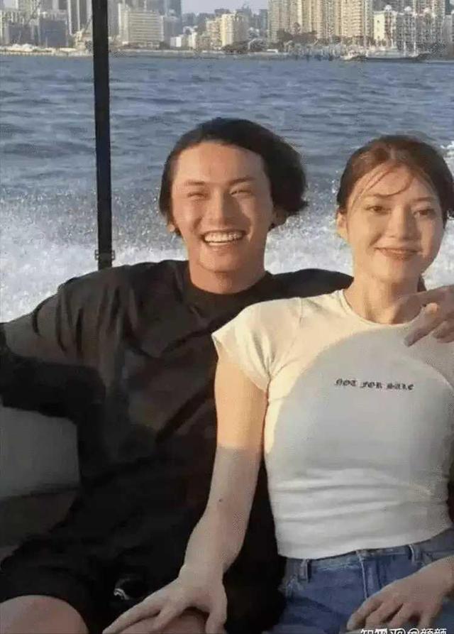 张哲瀚|张哲瀚恋情实锤？和女方多次被拍同框，在一起或已超过5年