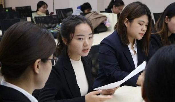 张宝林|刘昊然事业编上岸，王源考进体制内，为何明星也追求稳定的工作？