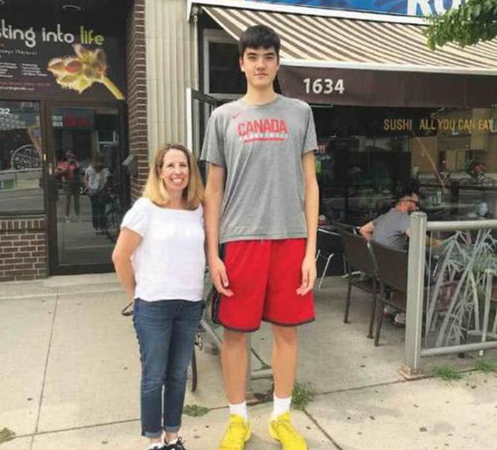 中国男篮|华裔天才与中国男篮无缘！是NCAA十大新秀，身高2米21有望进NBA