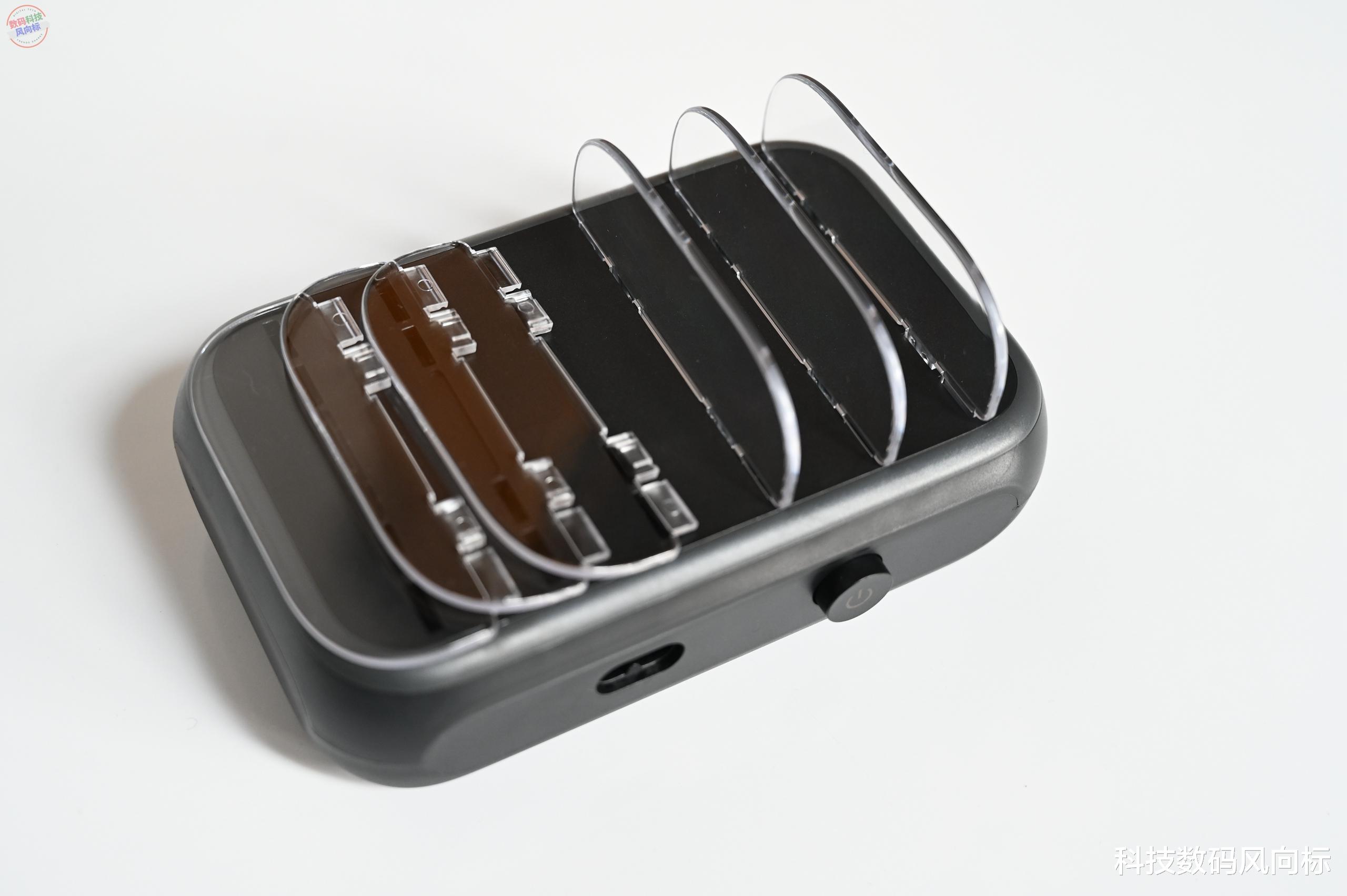 USB|一根电源线就能同时给多达5 ?部电器充电，节省了桌面空间