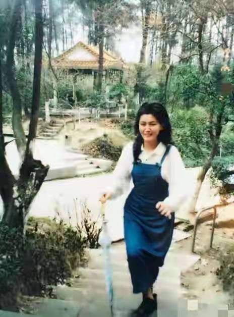 吴亦凡|曝吴亦凡妈妈“垂死挣扎”！天价求律师为儿子辩护，疑遭讼棍骗钱