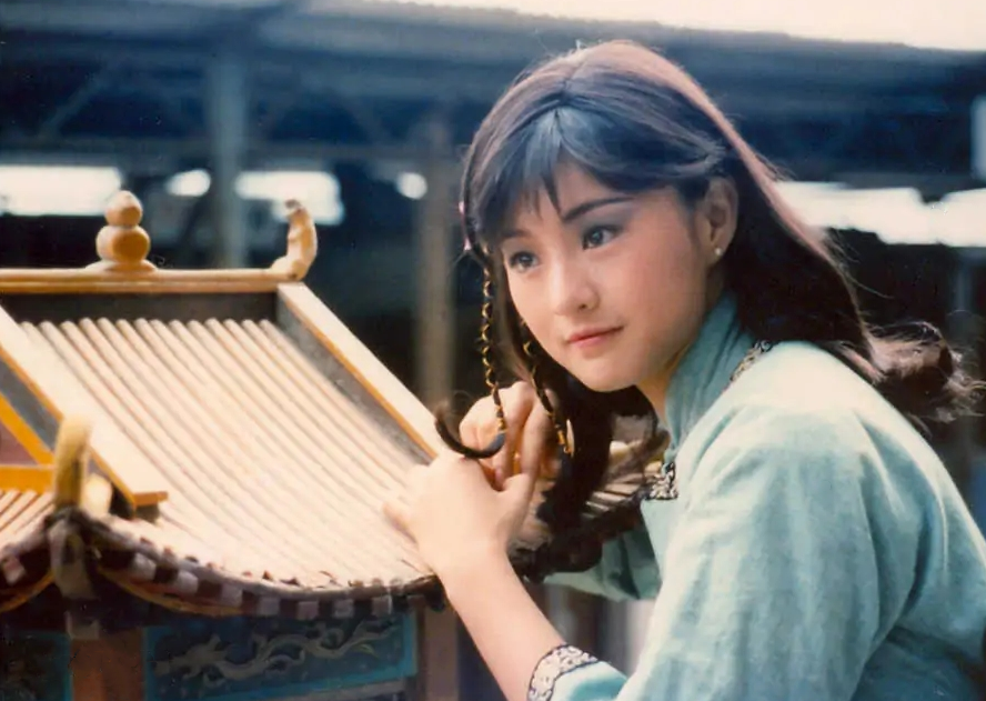 李赛凤|被丈夫曝光出轨干儿子，巅峰时期为何退出娱乐圈？最美警花李赛凤