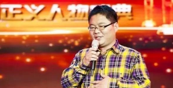 刀刀叨的文艺 他孤身混进黑砖窑,用隐藏的针孔摄影机揭露隐藏的黑暗!