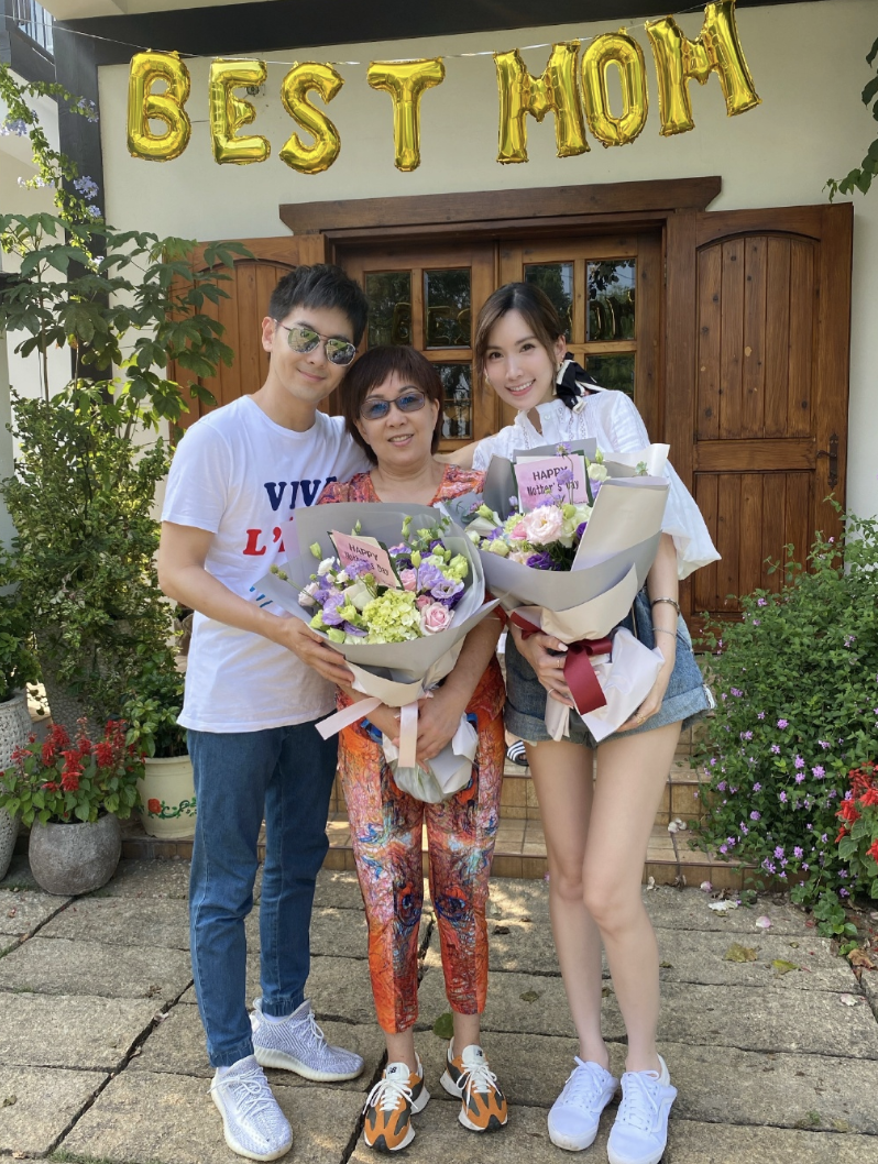 陈若仪|陈若仪晒庆生照，和林志颖互搂高调秀幸福，与闺蜜李靓蕾离婚反差大