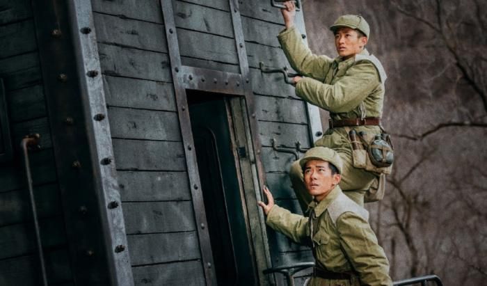 易烊千玺|预测票房超55亿，《战狼2》迎来了“劲敌”，易烊千玺成80亿先生