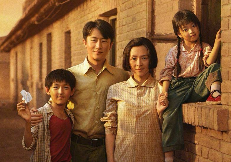 长津湖|2021年票房排行榜前五，《长津湖》稳居榜首，第三比第四多了43亿