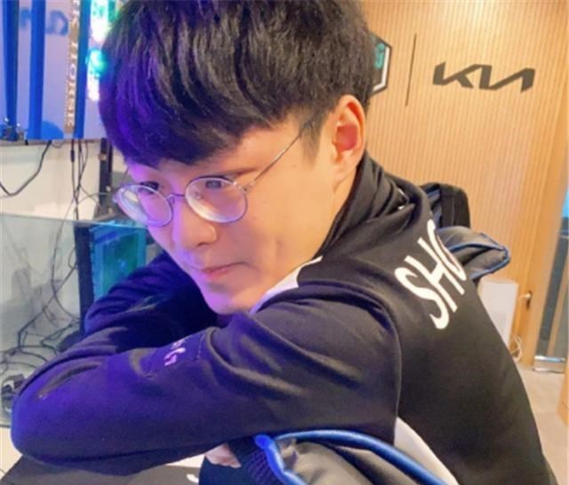 天玑谋士 血压升起来了,LPL主播被击溃后,LCK退役选手故意发这句话