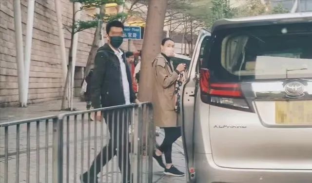 梁洛施|李泽楷金屋又藏娇惹非议，梁洛施高调出巡宣示主权三儿子地位稳固