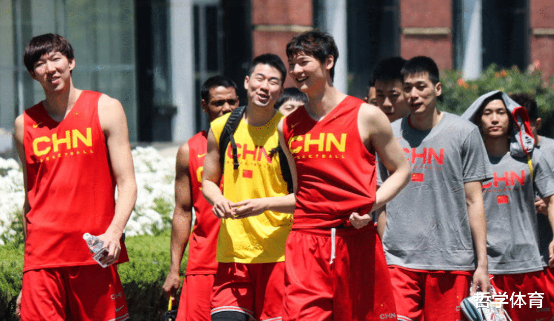 中國男籃|中國男籃12人大名單預(yù)測！易建聯(lián)和郭艾倫領(lǐng)銜，韓德君或被裁掉