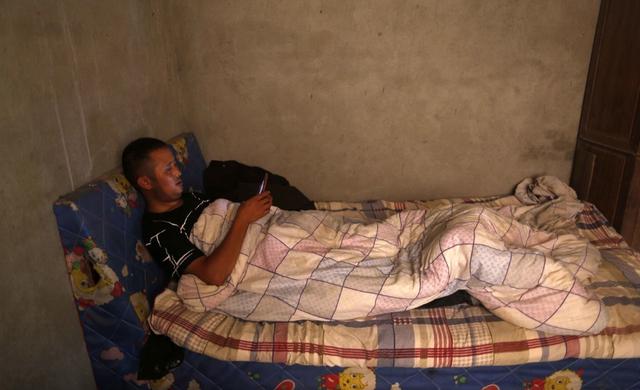 照见古今 7年前，小伙隐居深山寺庙，靠香火钱活着，最穷时一个月仅40元