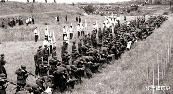 死刑犯 我国的死刑犯在被执行枪决时，为何必须要跪着？原因其实很简单