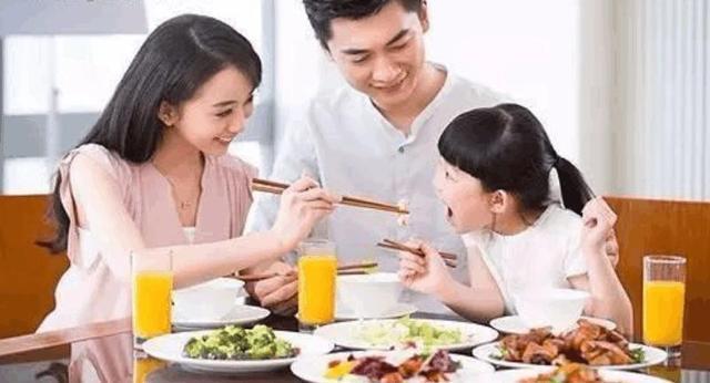 美食轩事|血压偏高的人，不能吃洋葱吗？想要血压稳定，4种食物不妨多吃