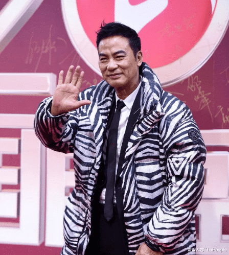 哈利·波特|男星走红毯啥时候也能卷起来？有人穿羽绒服，有人像遛弯老大爷