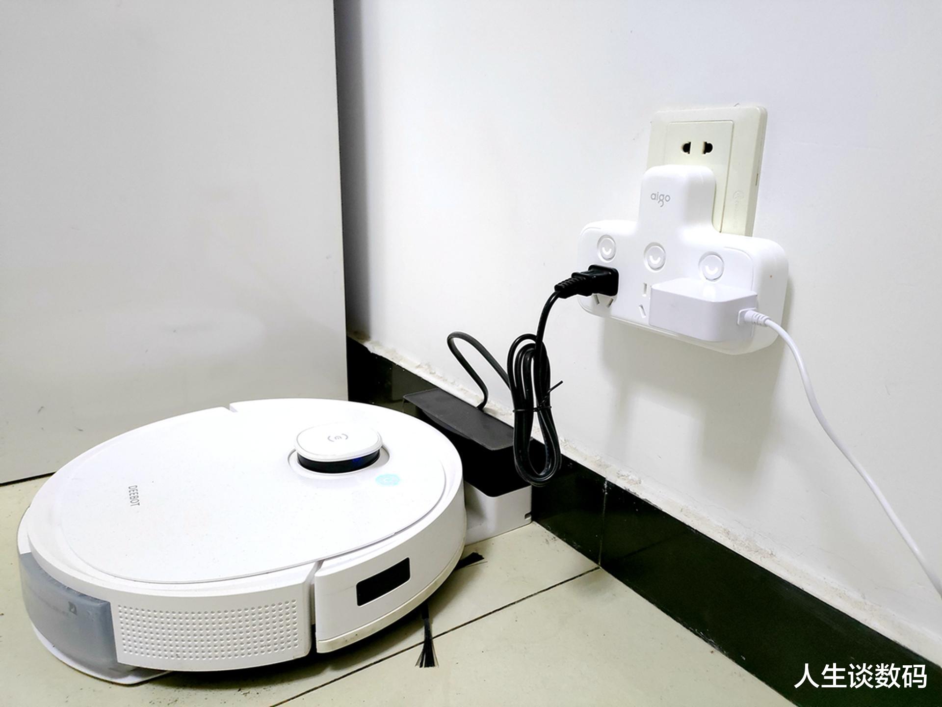 装修预留插座不够？一口变三口，aigo这款转换器轻松解决插孔难题