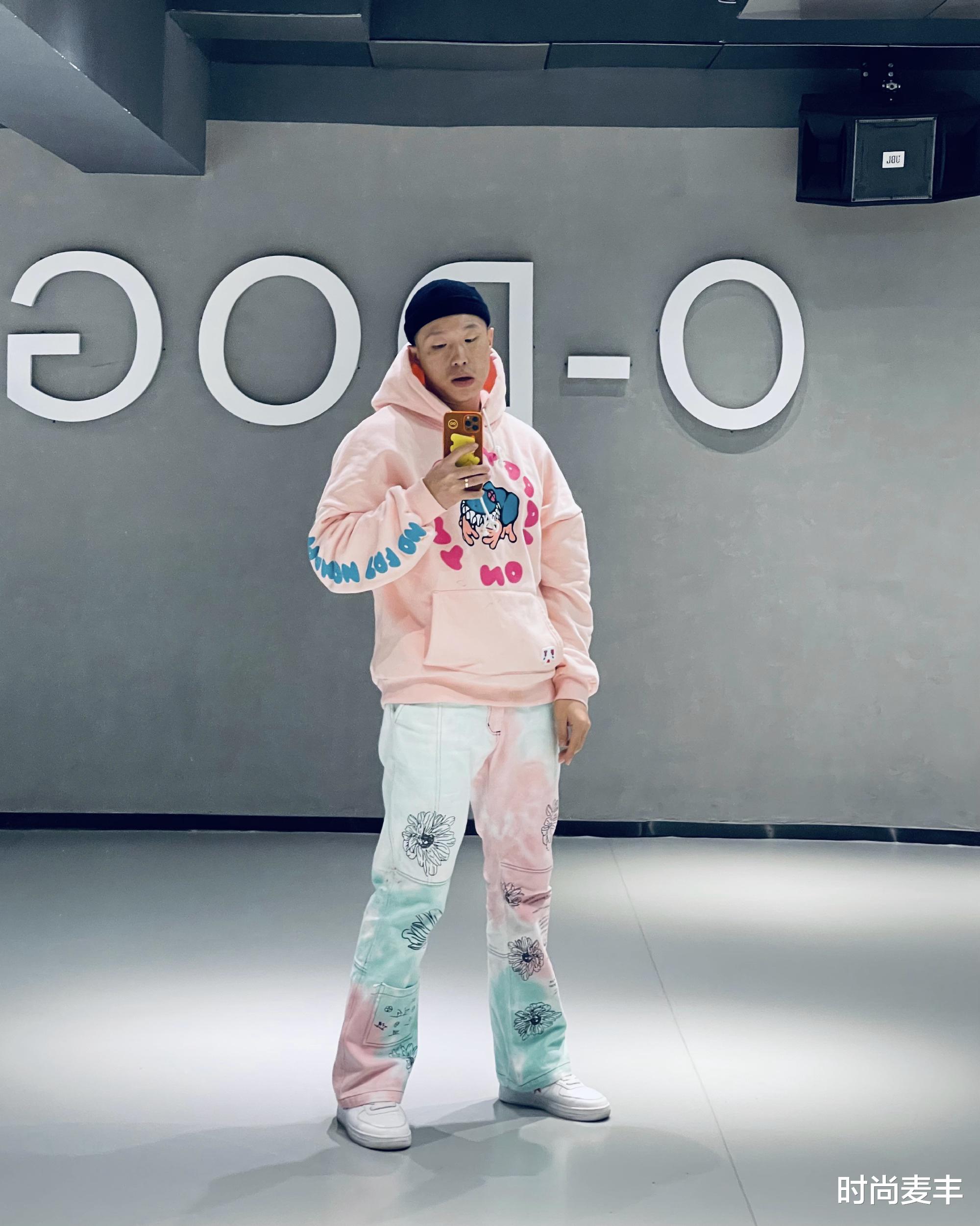 综艺节目|烧饼晒全家福，妻子双马尾美丽娇俏，看了儿子长相：可惜了