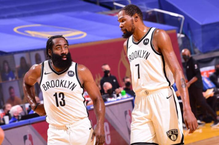 詹姆斯·哈登|哈登手术刀传球获盛赞！队友被折服，勇士主帅科尔无奈感慨