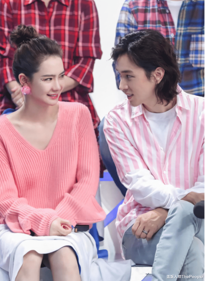 张家辉|盘点圈内有名爱妻男：有人相伴23年如新婚，有人把媳妇宠成小孩