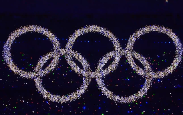 宇航员 东奥会正式闭幕！光之五环被指抄袭北京开幕式，巴黎8分钟引期待