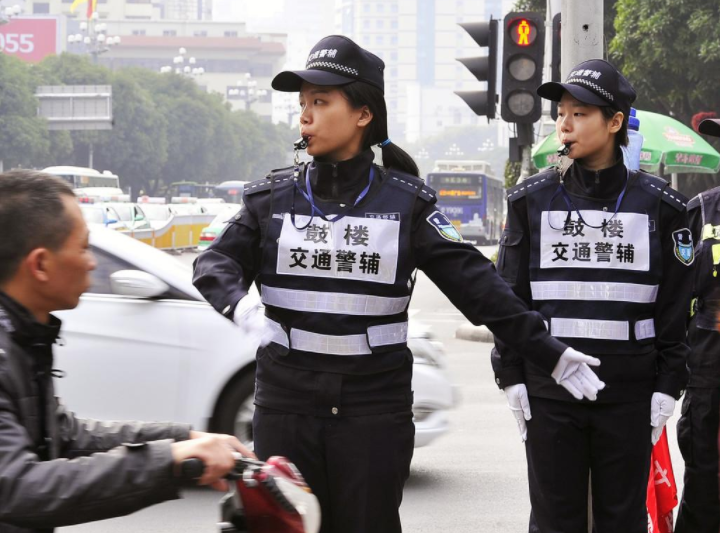 警察|学生想当警察，并不是只有警校一条道路，还可以走这几种途径