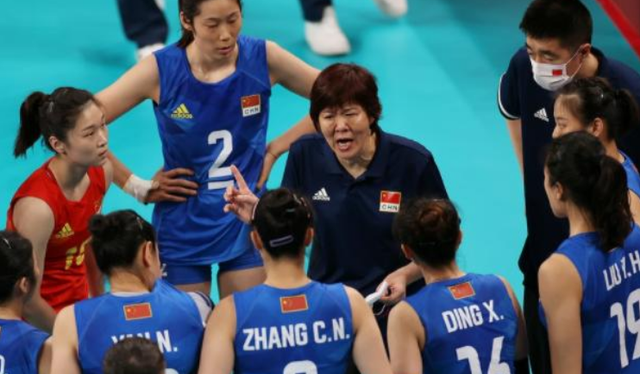 爱红烧肉|21年最差开局，女排出线堪忧，魏秋月：再拼三场为，中国队加油