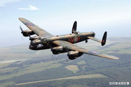 明星|更正！《虎口脱险》里的轰炸机不是“兰开斯特”而是B-17，剧组也太马虎了