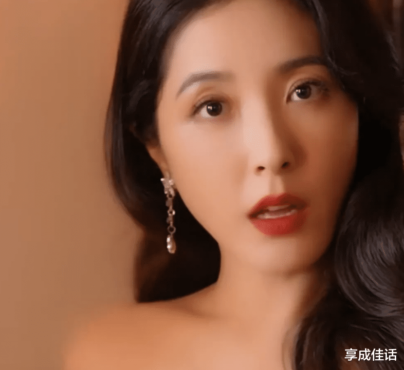 小丑|曾黎和保剑锋什么情况，两人发布同款视频，难道是真如网友们所说的