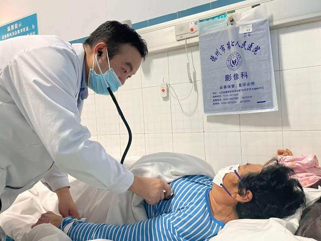 肝脏|8次除颤，医生从死神手里抢回了她