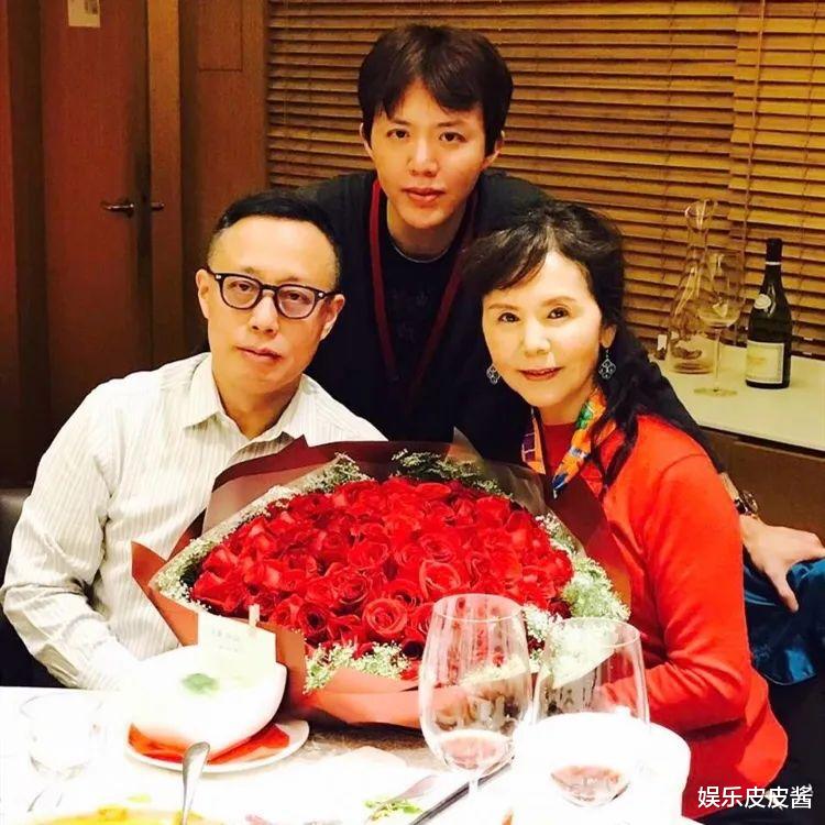 突围|一次一万？李云迪“利益同居”的背后，最对不起的是张小鲁！