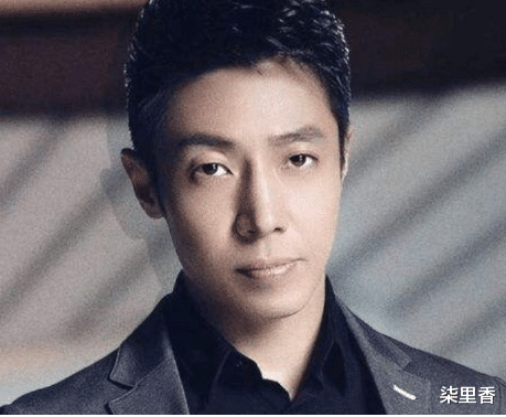 撒贝宁|结婚四年后撒贝宁妻子大变样，网友感叹：洋媳妇的“保质期”太短