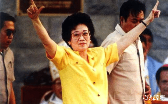 全球首位華人女總統，公開承認自己是中國人，上臺後將美軍趕出國-圖2