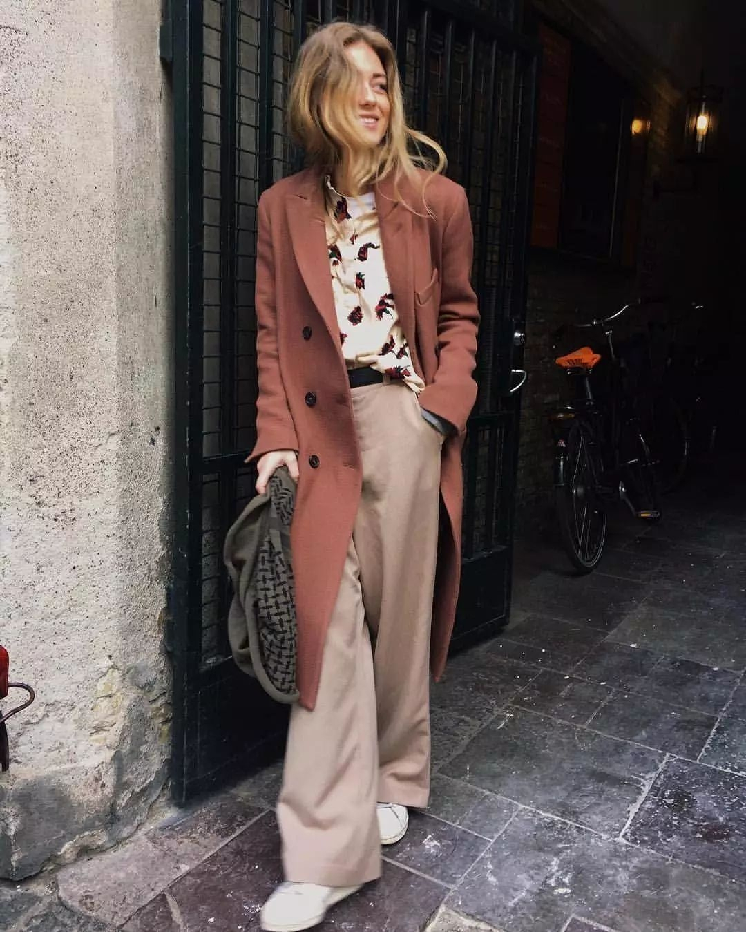 闲鱼有话说|孙红雷眼光真毒,小14岁老婆穿阔腿裤还有超模腿,177身高太惹眼