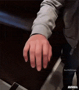 海棠湾情说|“和表婶健身完,出门时她内衬忘了放下来,画面太辣眼!”哈哈哈帮帮忙啊