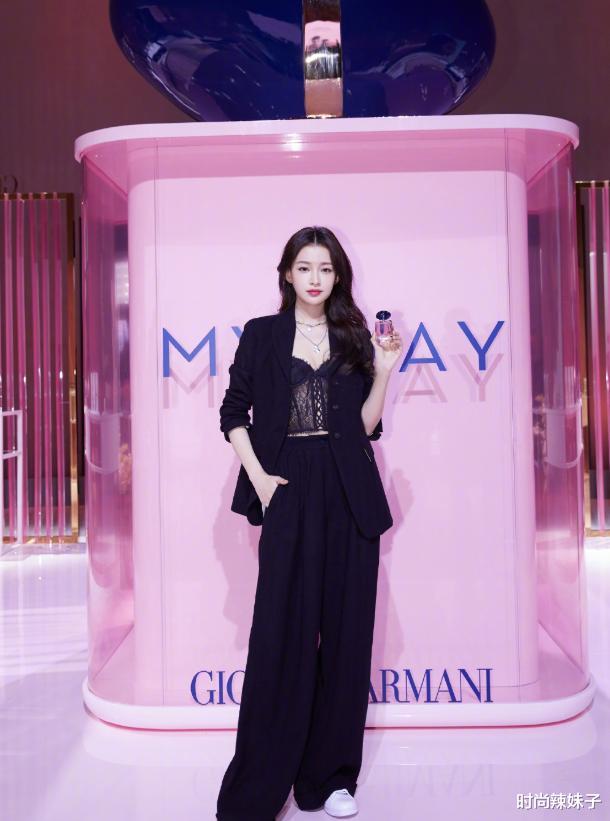 时尚辣妹子|这就是豪门阔太？孙怡怼脸近照显臃肿，脸蛋圆润双下巴明显