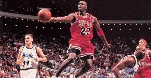 萌听小c姐|NBA最难打破的五大得分纪录：35秒13分垫底，乔丹第4，詹姆斯第2
