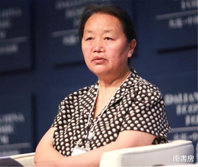 南書房 甘肃一67岁女富豪，身家120亿却很低调，平时穿得像“农村大妈”