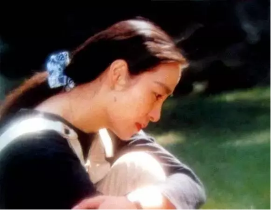 奚美娟|“满贯影后”奚美娟：与潘虹同窗，39岁产子被弃，前夫已另娶