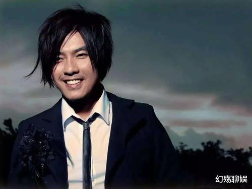 杨坤|杨坤的“软饭”情史，沦为街头卖唱的他不仅仅是因为得罪了刘德华