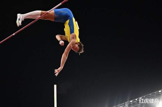 红虎健身|22岁的撑杆跳天才,世界纪录保持者,未来有望突破6米20