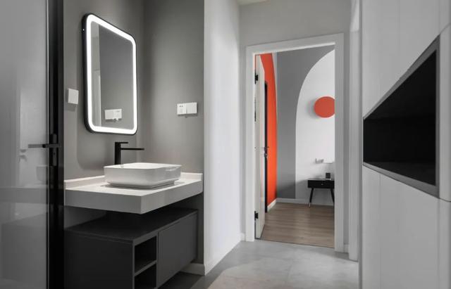 76㎡黑白灰小三居，主卧的设计有点骚